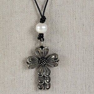 Vintage Marcie USA Dogwood Floral Pewter Cross And Pearl Cord Necklace 17 In